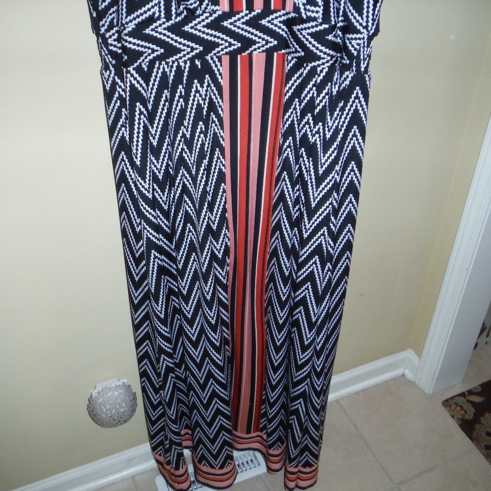 NEW DIRECTION XL DRESS - Picture 2 of 5